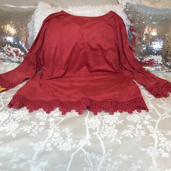 ⭐️Host Pick⭐️NWT Ruby Rd. Paprika Top With Lace Cuffs - Picture 9 of 10